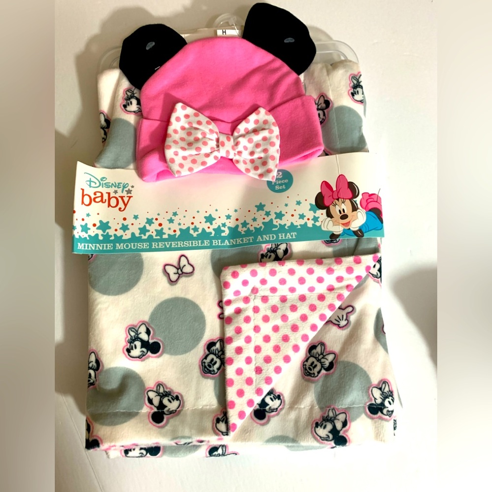 Disney Baby Minnie Mouse Double Minky Blanket and Hat Set - NWT